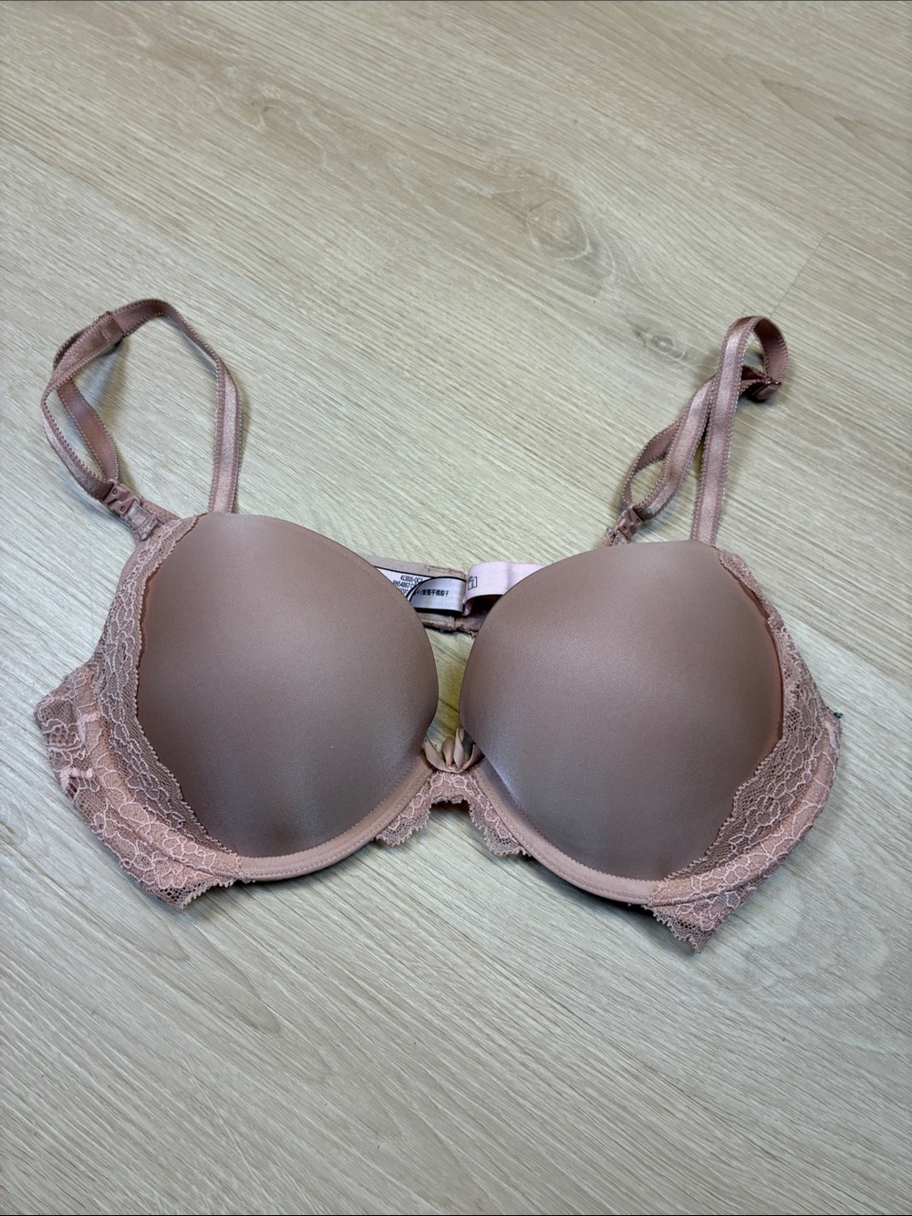 Victoria’s Secret Lace Trim Push-Up Bra - Nude Blush 34C